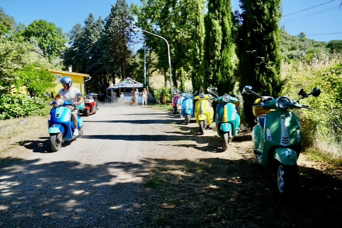 Een vespa huren bij Umbria in Vespa