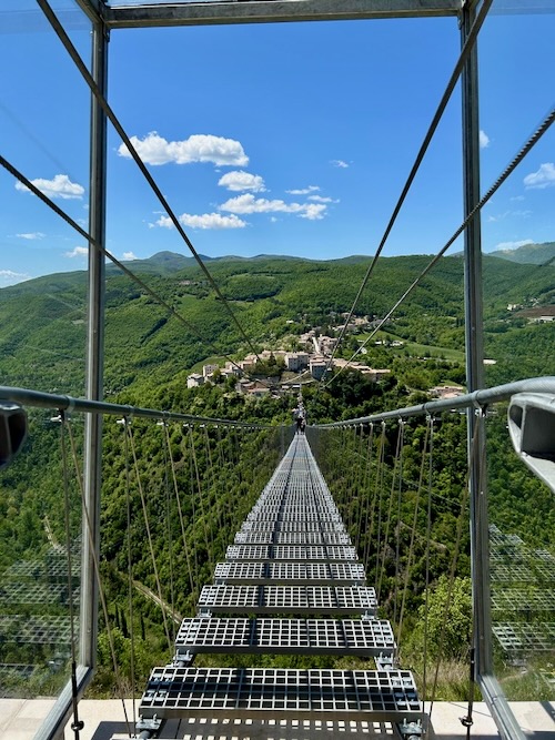 Tibetan suspension bridge in Umbria