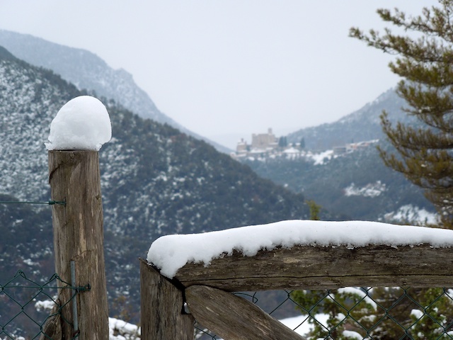 More pictures of more snow in Umbria