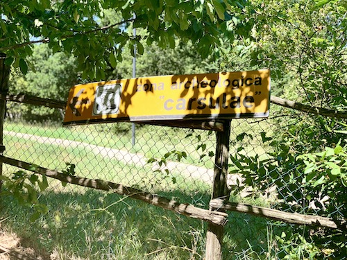 Signs showing the direction in Carsulae